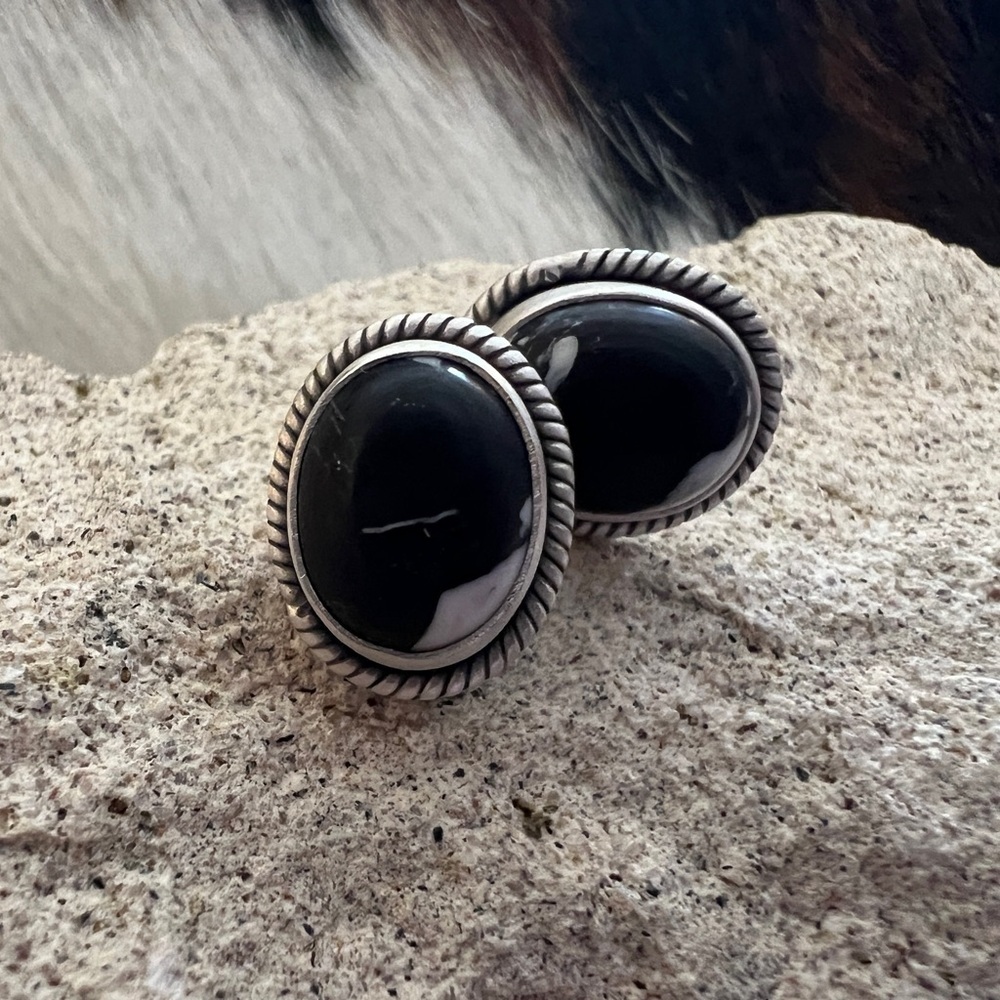 ❤️ Quality White Buffalo Oval Stud Earrings Matte Brushed Navajo Style Western - Picture 9 of 14